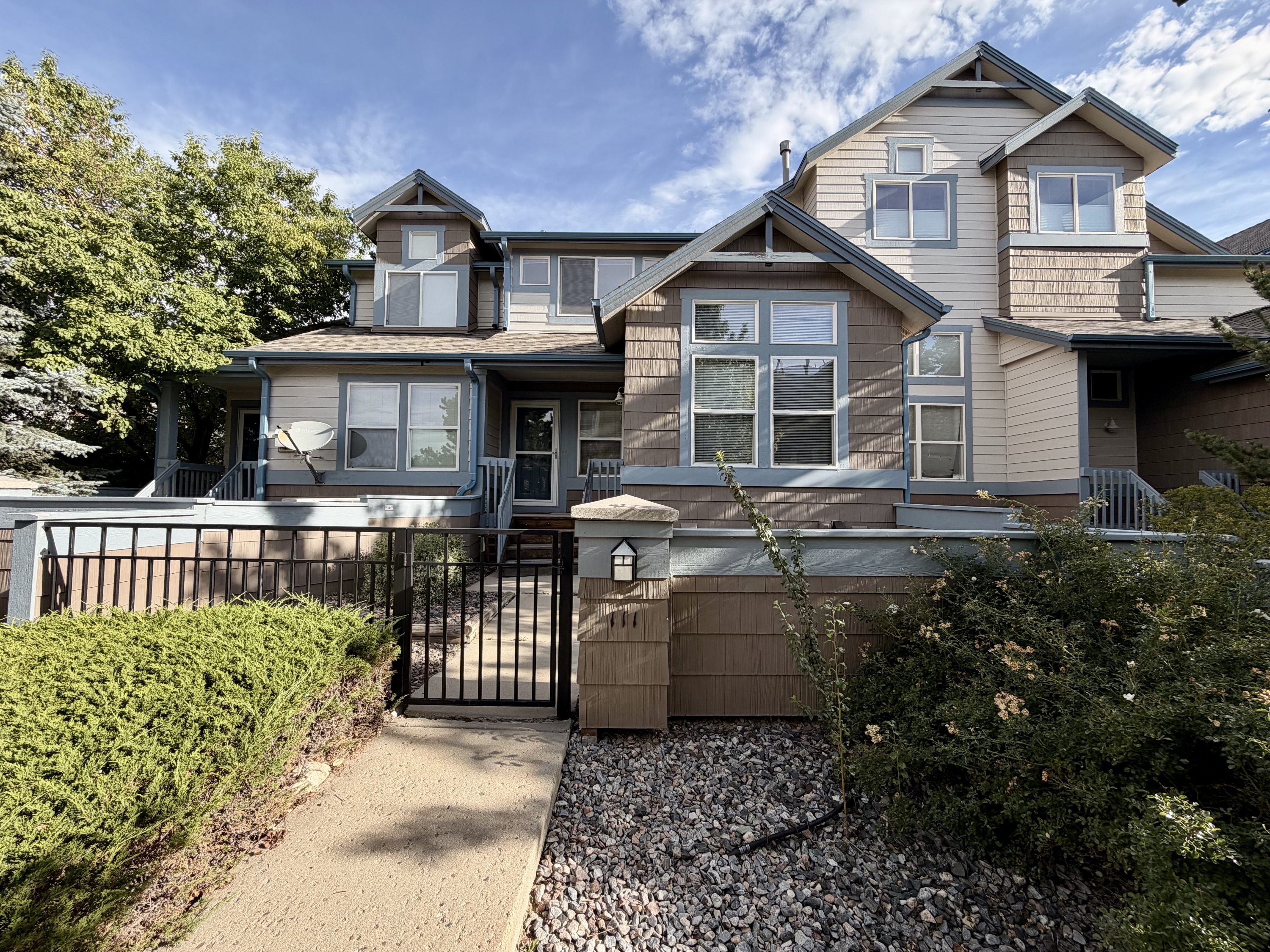 111 Rowena Place - 1